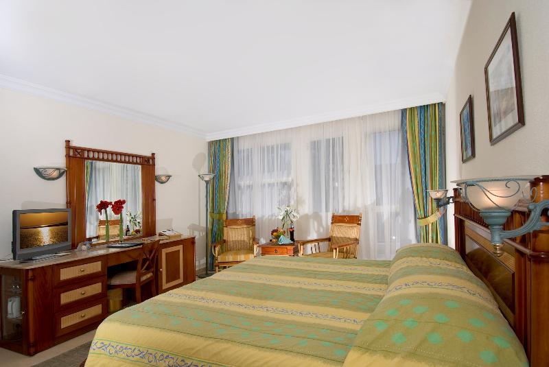 Maritim Jolie Ville Resort & Casino Sarm es-Sejk Kültér fotó A room at the hotel