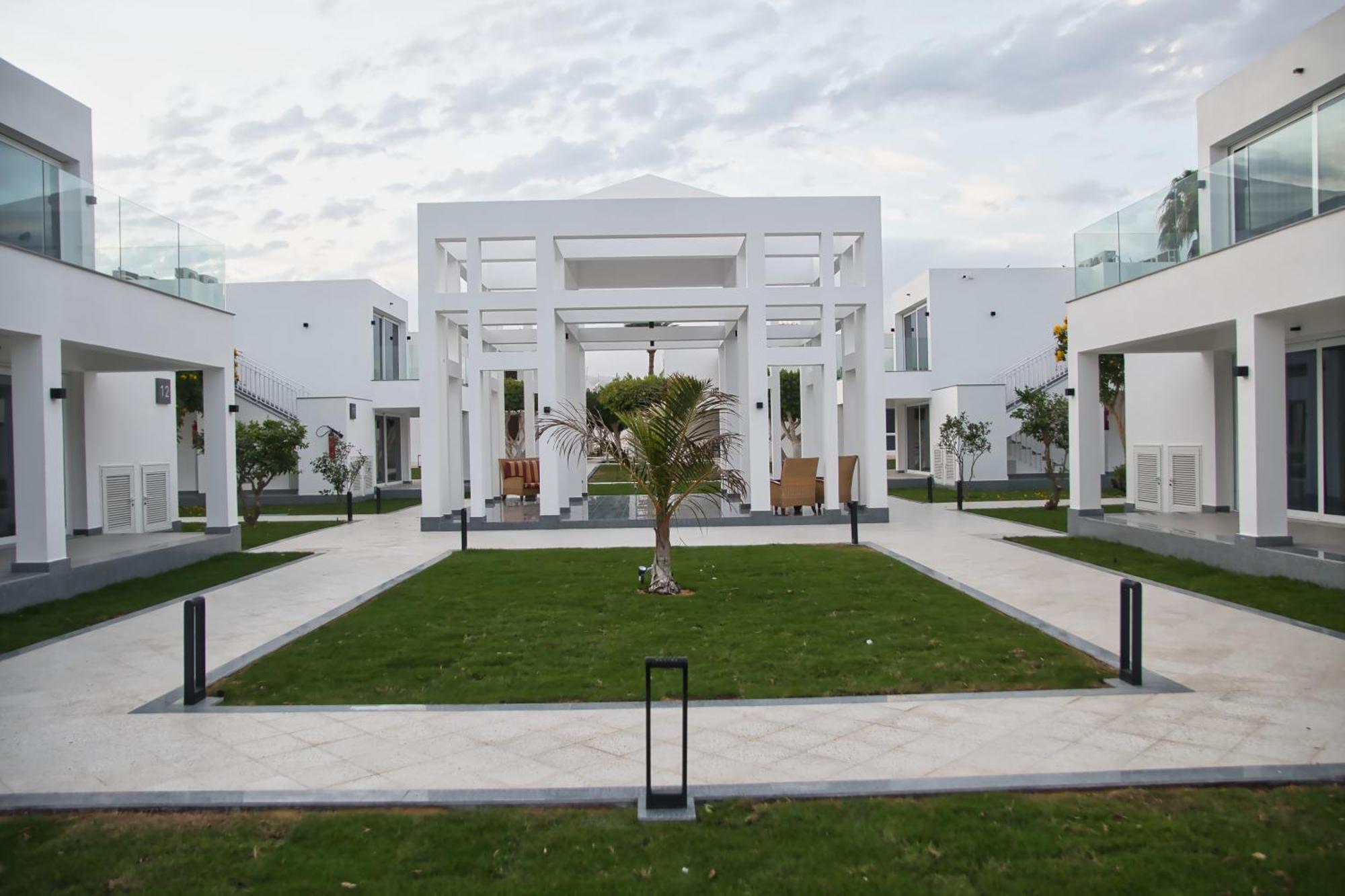 Maritim Jolie Ville Resort & Casino Sarm es-Sejk Kültér fotó The campus of the University of Patras