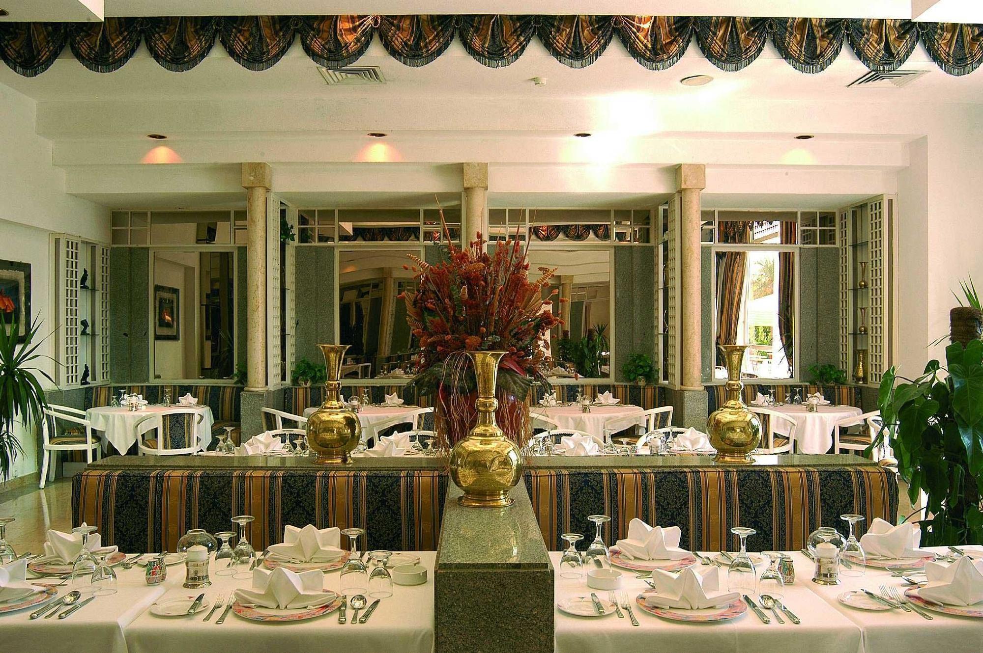 Maritim Jolie Ville Resort & Casino Sarm es-Sejk Kültér fotó Restaurant