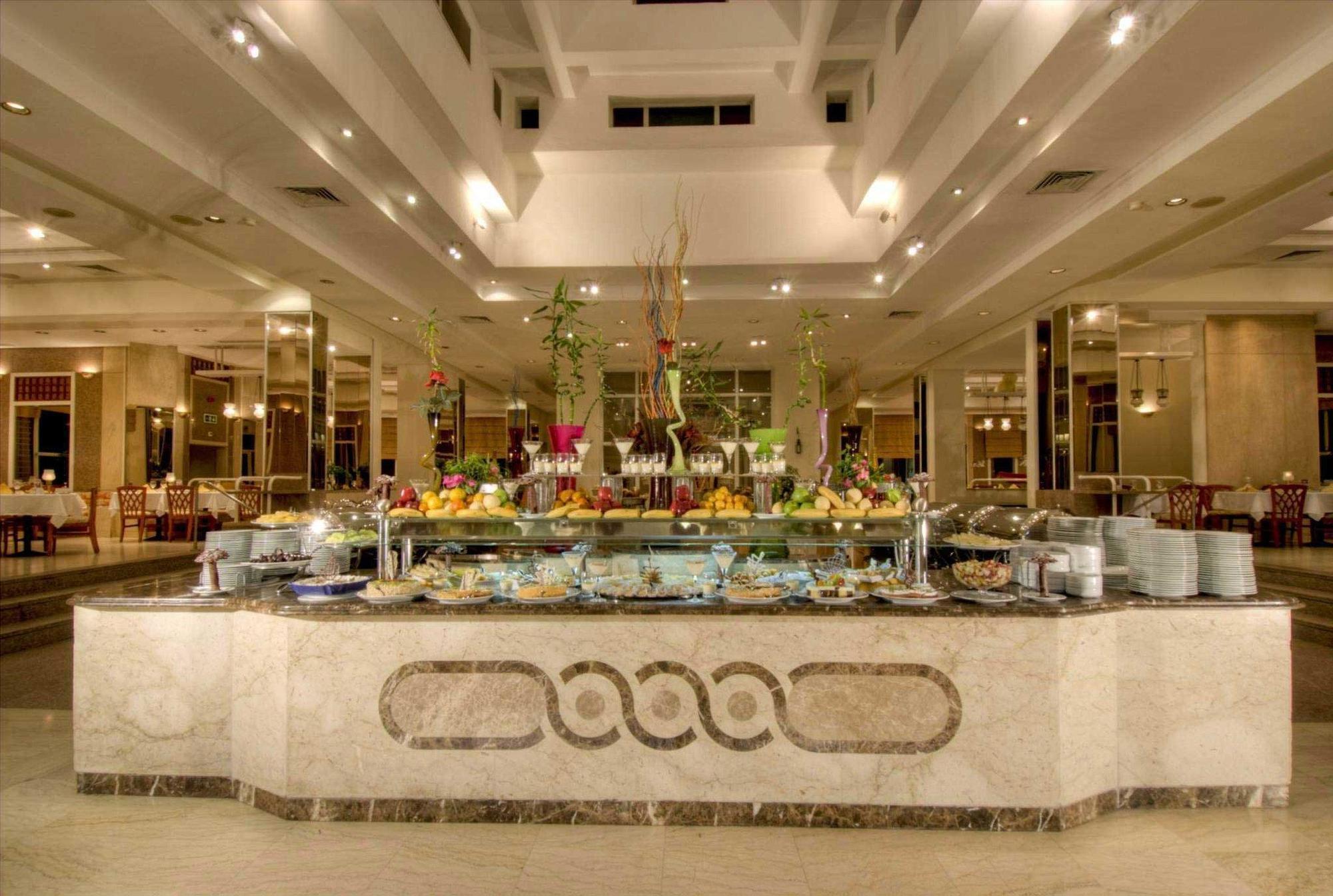 Maritim Jolie Ville Resort & Casino Sarm es-Sejk Kültér fotó The lobby of the hotel